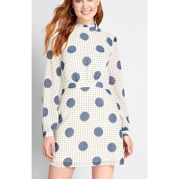 Modcloth Dresses & Skirts - Modcloth Retro Disco Dress Mini Short Open Back Long Sleeve Size 8 Ivory Blue